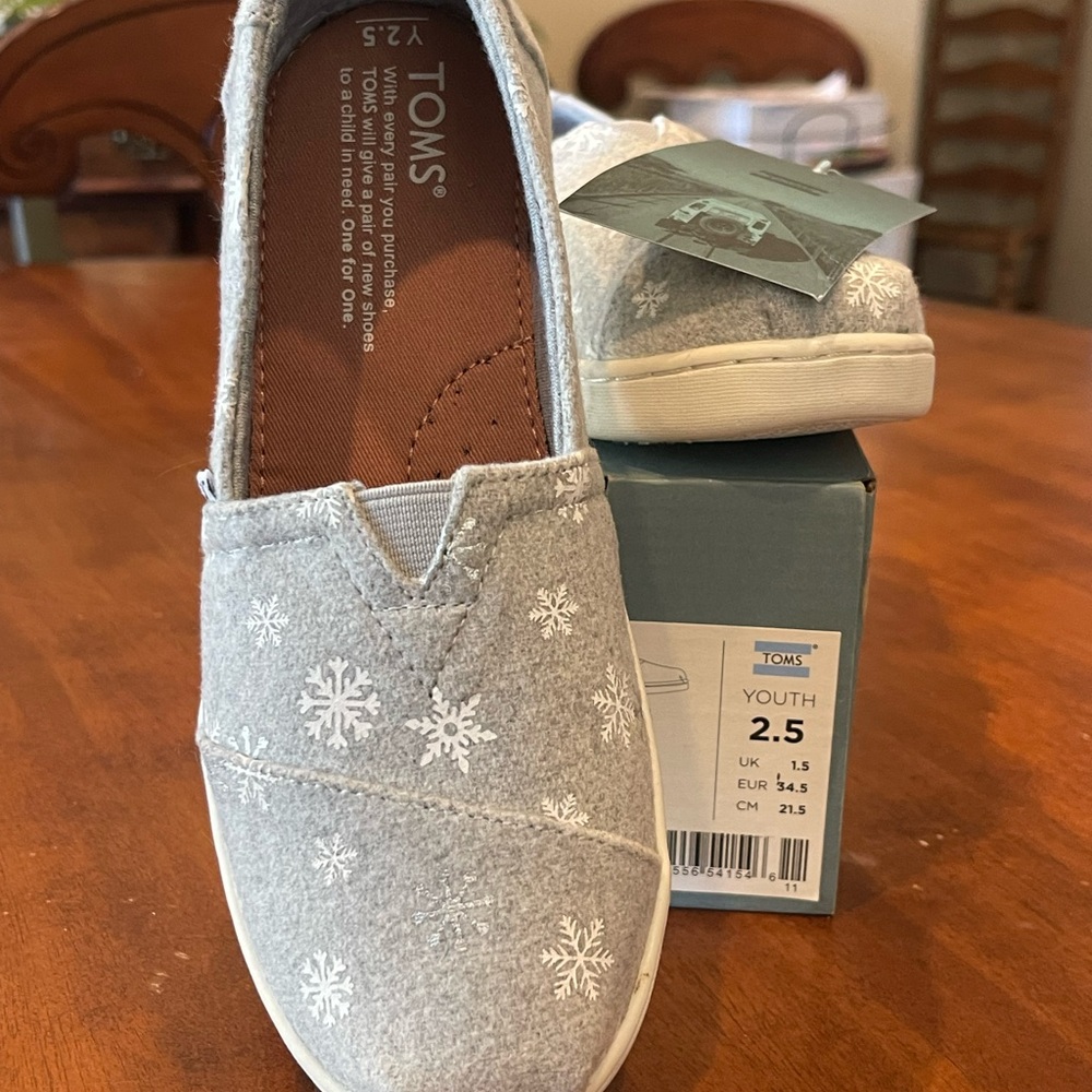 Toms Gray and White Relaxed Slippers